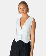 Load image into Gallery viewer, Alice Linen Vest
