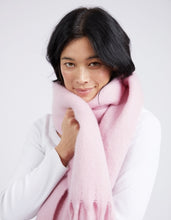 Load image into Gallery viewer, Comfy Scarf / Pink / Elm
